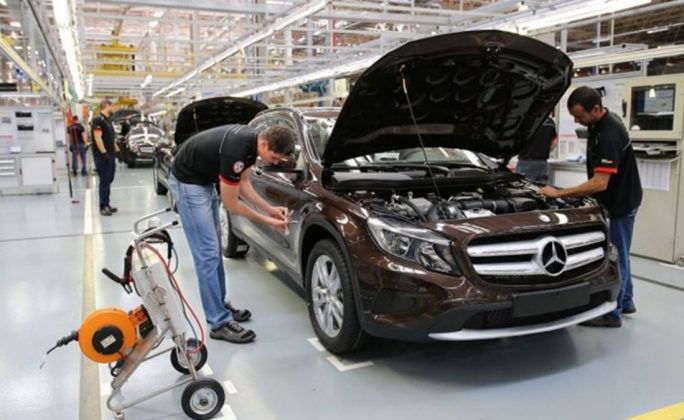 Mercedes-Benz se asocia con Google para desarrollo de conducción ...