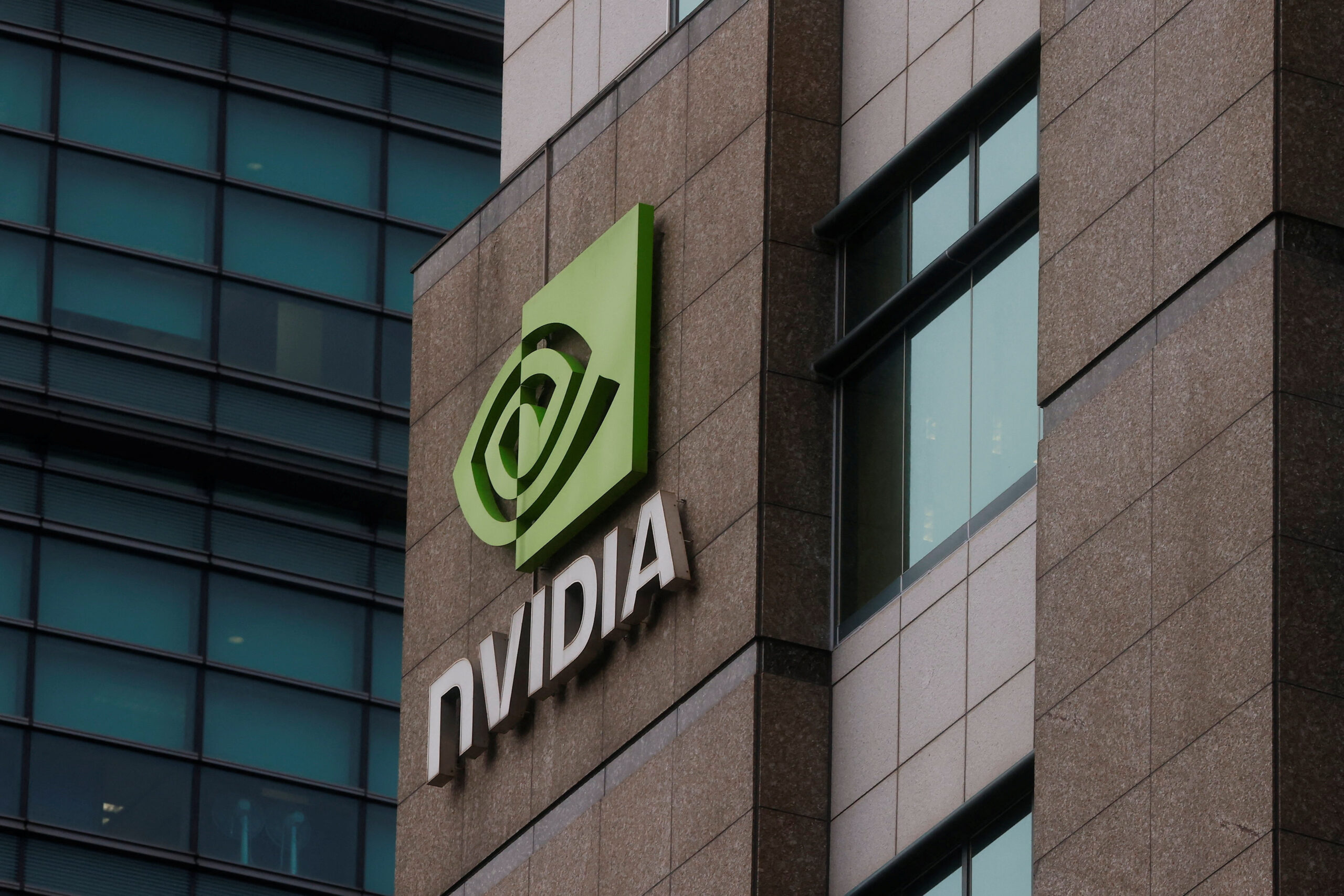 EU analiza licencias para exportación de chips Nvidia a China - Global ...